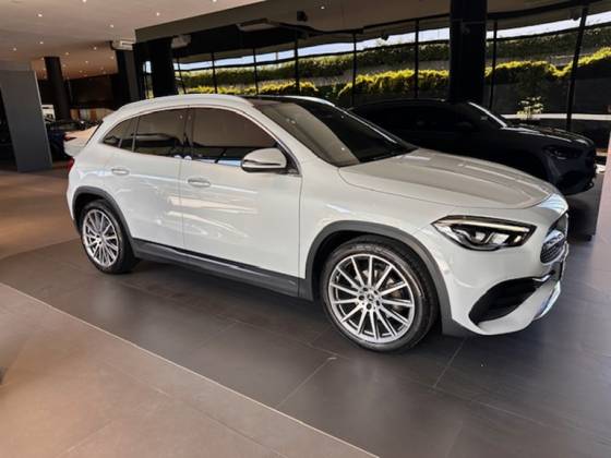 MERCEDES-BENZ GLA 200 1.3 GCI GASOLINA AMG LINE 7G-DCT MERCEDES-BENZ GLA 200 1.3 GCI GASOLINA AMG LINE 7G-DCT